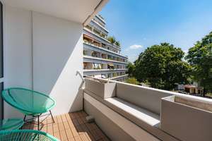 Vollmöbliert und flexibel Wohnen mit Balkon und idealer Anbindung in Forstenried – Kreuzhofstr 10, 81476 Forstenried, München – Vorschaubild 2