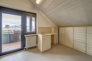 EFH-Highlight in Birkenfeld: Pool, Sauna, Doppelgarage & Gartenparadies, Freisitz und Aussichtslage – Die vollständige Adresse der Immobilie erhältst du vom Anbieter., 75217 Birkenfeld – Vorschaubild 13