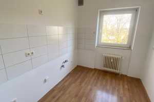 schöne 2 ZKB Wohnung im 3.OG *ab sofort* zu vermieten WBS erforderlich! – Timmersfeld 33, 42899 Remscheid – Vorschaubild 2