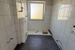 NUR MIT WBS , Ruhiges Wohnen im Loxbaum: Sanierte 2-Zimmer Wohnung, Balkon und Grünanlage mit Dusche – Bürgerstr. 43, 58097 Altenhagen, Hagen – Vorschaubild 9