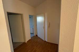 Schöne und großzügige Dachgeschoss - Wohnung mit Einbauküche! – Erich-Mühsam-Straße 35, 9112 Kaßberg, Chemnitz – Vorschaubild 3