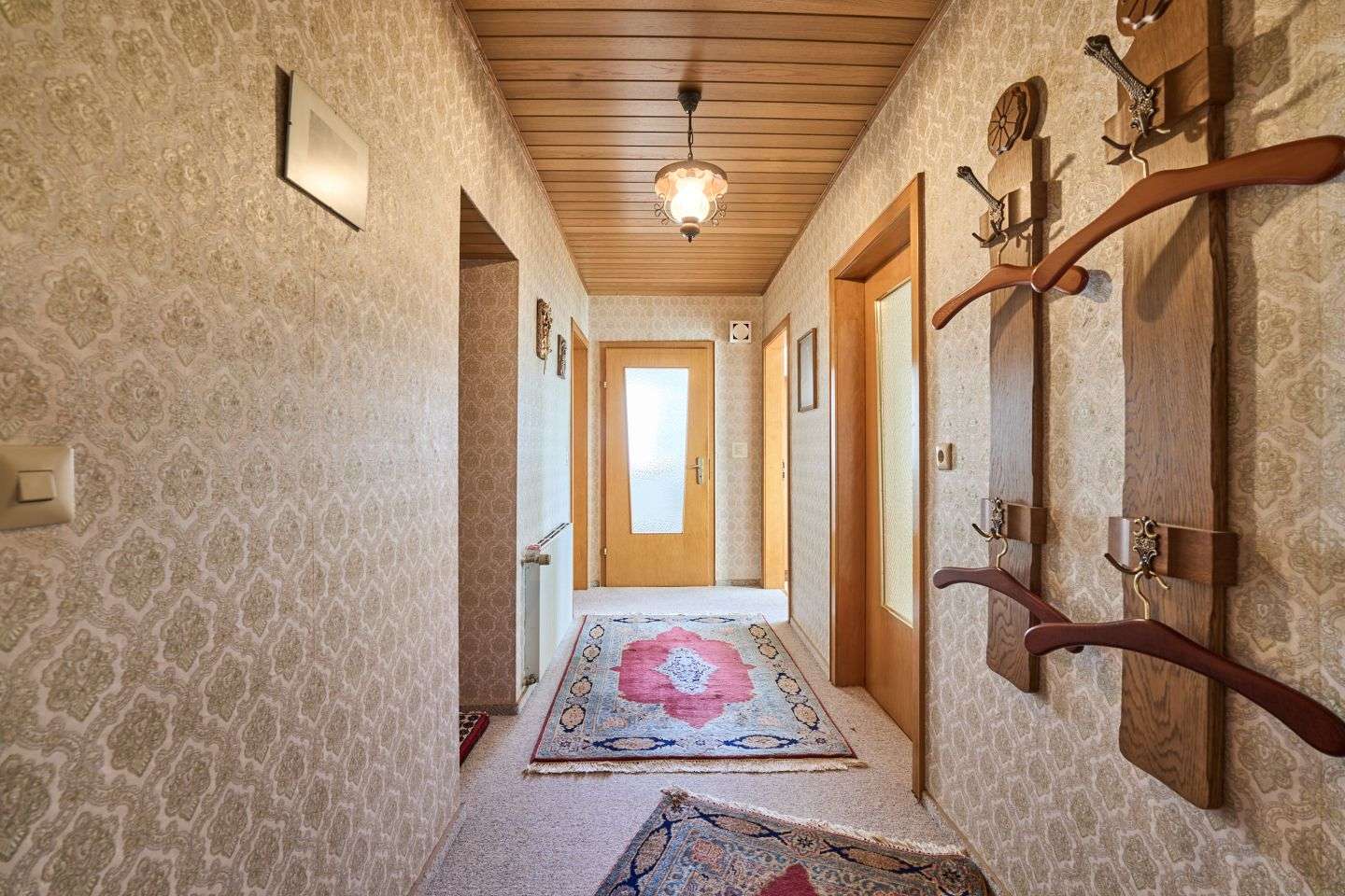 Immobilie in Felsberg - Zweifamilienhaus mit mehreren Modernisierungen und großem Grundstück in Felsberg - Bild 4