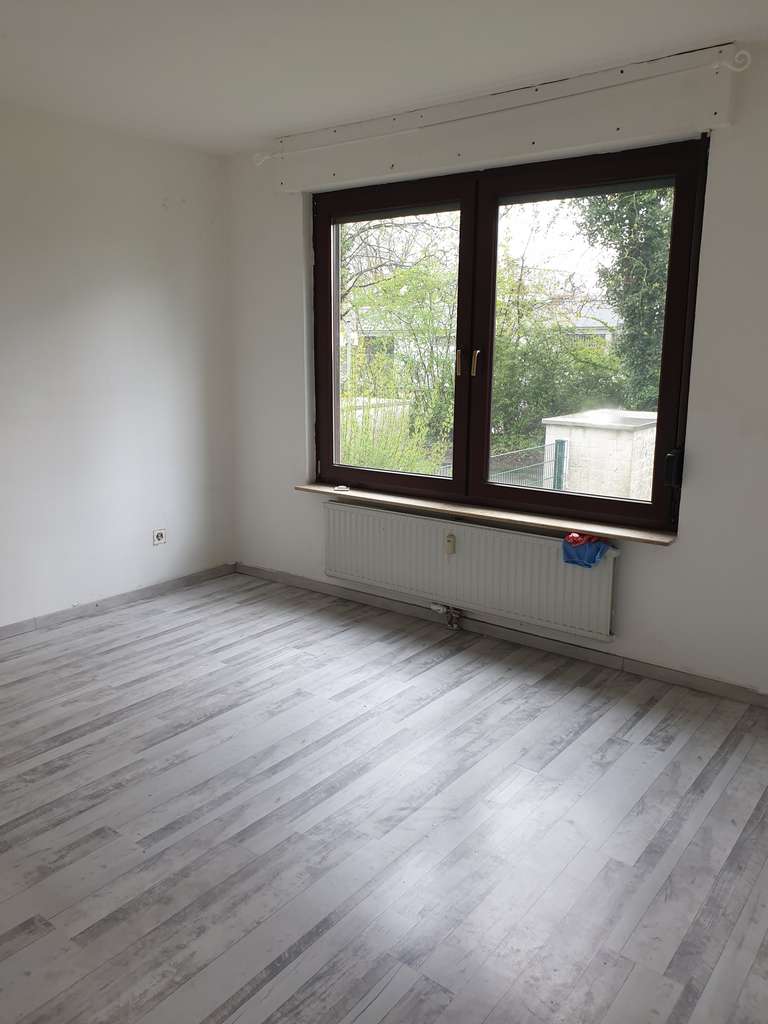 Immobilie in Troisdorf - PROVISIONSFREI !  Schöne bezugsfreie 3-Zi-Wohnung mit Loggia und Tiefgaragenstellplatz - Bild 4