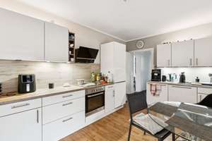 Charmante 2-Zimmer-Wohnung im 3. Obergeschoss mit Balkon in Düsseldorf Oberbilk – Die vollständige Adresse der Immobilie erhältst du vom Anbieter., 40227 Oberbilk, Düsseldorf – Vorschaubild 3