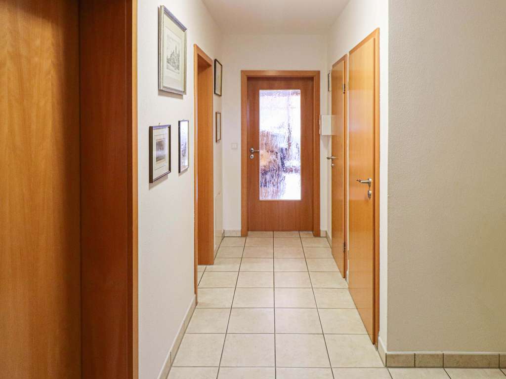 Immobilie in Peißenberg - Gepflegte 3-Zimmer-Etagenwohnung mit sonnigem Balkon, Tiefgaragenstellplatz und Aufzug - Bild 2