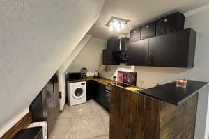 Helle 4-Zimmer Dachgeschosswohnung in Stuttgart-Untertürkheim – Lindenschulstraße 11, 70327 Lindenschulviertel, Stuttgart – Vorschaubild 6