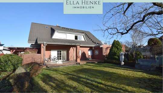 Bild von Feldrandlage: Schönes, großes Ein- bis Zweifamilienhaus mit hochwertiger Ausstattung+ 2 Garagen.