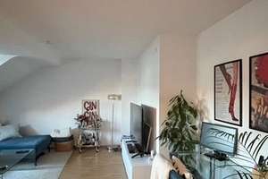Schöne Dachgeschosswohnung mit Einbauküche im Zentrum von Essen ! – Kurfürstenstraße 54, 45138 Südostviertel, Essen – Vorschaubild 12