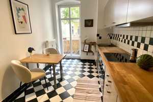 Geschmackvolle 2-Raum-Wohnung in Prenzlauer Berg, Berlin 12-18 months – Lychener Straße 64, 10437 Berlin – Vorschaubild 1