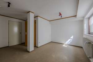 98 m² Wohn-/Nutzfläche | 2,5-Zimmer-Wohnung mit Hobbyraum, ca. 70 m² Privatgarten, sofort bezugsfrei – Die vollständige Adresse der Immobilie erhältst du vom Anbieter., 80997 Allach, München – Vorschaubild 11