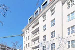 Freie 2-Zimmer-Wohnung mit Dachterrasse und Fahrstuhl nur 300 Meter vom Kudamm! – Die vollständige Adresse der Immobilie erhältst du vom Anbieter., 10629 Charlottenburg, Berlin – Vorschaubild 13