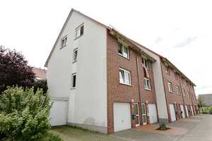 Reihenhaus mit attraktivem Grundriss in Lüdenscheid-Vogelberg! – Lieselotte-Kahn-Str. 62, 58513 Märkischer Kreis – Vorschaubild 1