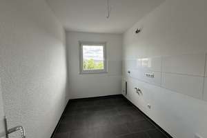 "Mir tanzt keiner auf dem Kopf rum"- Super 3-Zimmer-Wohnung im 4. OG – Wohnen mit Grünblick – Hölderlinstraße 3, 47226 Rheinhausen-Mitte, Duisburg – Vorschaubild 9