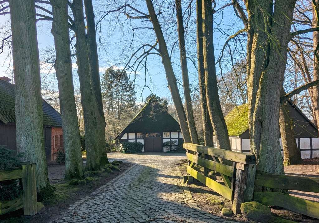 Immobilie in Prinzhöfte - Exklusives idyllisch gelegenes Hofanwesen zwischen Bremen und Oldenburg - Bild 0