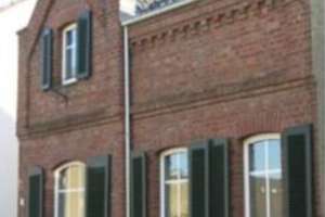 Geschmackvolles, 4-Raum-Einfamilienhaus mit schöner Innenausstattung – Grabenstraße 37, 41515 Grevenbroich – Vorschaubild 1