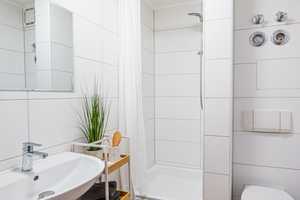 ++Bezugsfreie ETW zvk. - sanierte 1-Zi. Maisonettewhg., 30m², Keller & SP++ – Würzburg – Vorschaubild 6