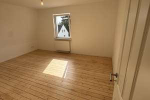 Erstbezug mit Blick: Kernsanierte 3-Zi.-Wohnung mit Holzdielen & EBK in Schildesche – Die vollständige Adresse der Immobilie erhältst du vom Anbieter., 33611 Schildesche, Bielefeld – Vorschaubild 3