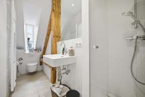 Schönstes Schwabing -kernsanierte DG-Wohnung in denkmalgeschütztem Altbau – Herzogstraße 89, 80796 Neuschwabing, München – Vorschaubild 9