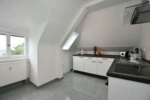 Modern möblierte Wohnung mit Traumblick über Stuttgart in exklusiver Halbhöhenlage in Stuttgart Ost – Die vollständige Adresse der Immobilie erhältst du vom Anbieter., 70184 Gänsheide, Stuttgart – Vorschaubild 3