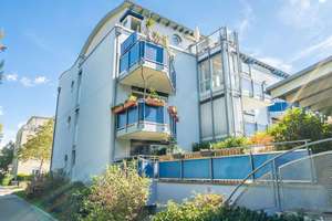 Freiburg-Rieselfeld – Vermietete 2-Zimmer-Erdgeschosswohnung mit zwei Terrassen, Garten & Stellplatz – 79111 Rieselfeld, Freiburg im Breisgau – Vorschaubild 1