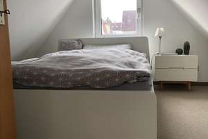 Helle Dachgeschoss-Wohnung, modern möbliert – Die vollständige Adresse der Immobilie erhältst du vom Anbieter., 89077 Söflingen, Ulm – Vorschaubild 4