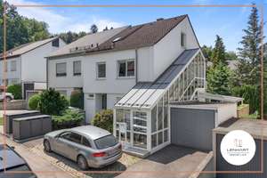 **Geräumige Doppelhaushälfte in Neusäß-Westheim*2 separate Wohnungen*Einzelgarage und Stellplatz**