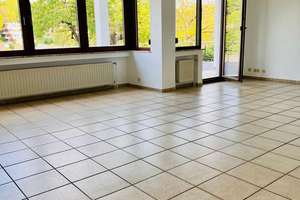 Großzügige Dreizimmerwohnung mit Riesenterrasse in Koblenz Niedernberg – An der Fausenburg 34, 56077 Niederberg, Koblenz – Vorschaubild 4
