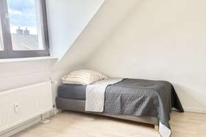 Möblierte All-in 4-Zi Wohnung im Zentrum – 40215 Friedrichstadt, Düsseldorf – Vorschaubild 6