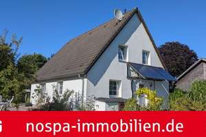  Vermietetes Einfamilienhaus in idyllischer Lage mit familienfreundlichem Grundriss – Die vollständige Adresse der Immobilie erhältst du vom Anbieter., 24392 Scheggerott – Vorschaubild 1