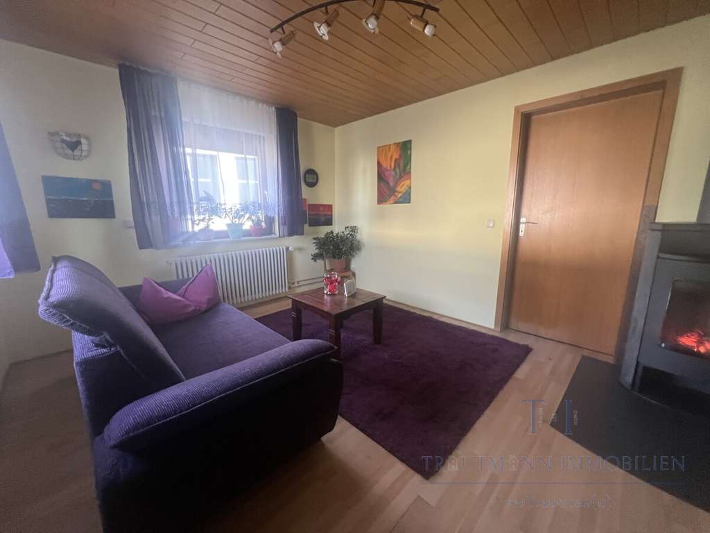 Immobilie in Oberkirch - Charmantes Zweifamilienhaus mit großzügigem Grundstück - Bild 2