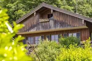 Großzügig, zentral, rustikal: Einmaliges Landhaus auf idyllischem Parkgrundstück – Bad Tölz-Wolfratshausen (Kreis) – Vorschaubild 27