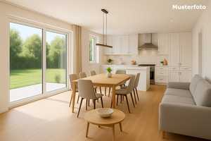 **NEUBAU** Freist. Einfamilienhaus m. Terrasse u. großem Garten in erstklassiger, bevorzugter Lage – Esslingen (Kreis) – Vorschaubild 2