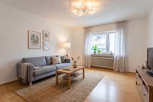Gepflegte 2,5-Zimmer-Wohnung im Hochparterre – ideal für Eigennutzer und Kapitalanleger – Die vollständige Adresse der Immobilie erhältst du vom Anbieter., 45127 Ostviertel, Essen – Vorschaubild 1