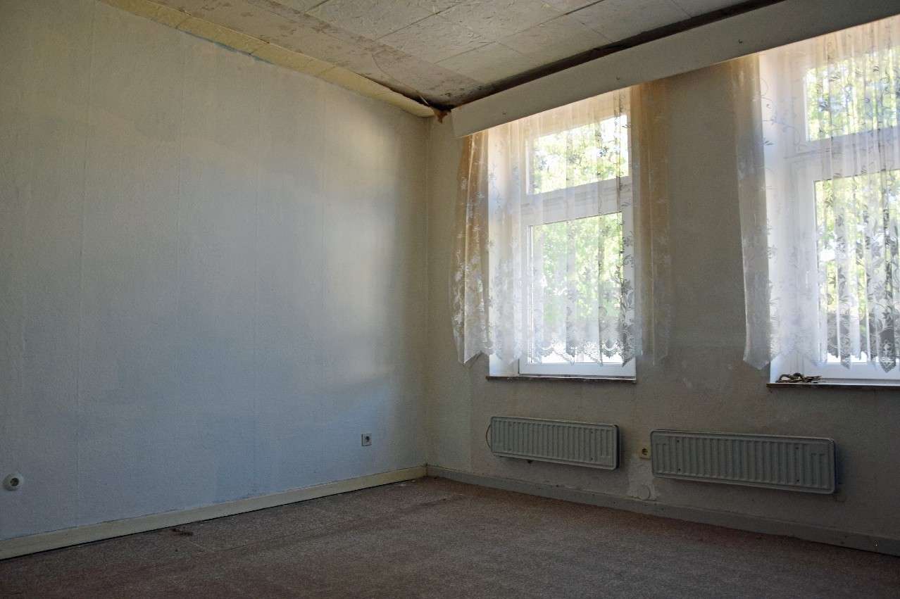 Immobilie in Nettetal - Zweigeschossiges Wohnhaus mit viel Potenzial in zentraler Lage von 41334 Nettetal-Breyell
 - Bild 2