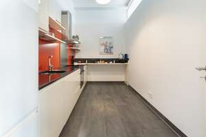 Urbaner Loft-Charakter am Wasser – architekturpreisgekröntes Wohnen im Osthafen – 60314 Ostend, Frankfurt am Main – Vorschaubild 12