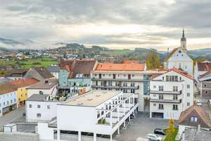 Modernes Stadthaus mit großzügiger Terrasse in zentraler Lage – Stadtplatz 16, 94234 Viechtach – Vorschaubild 2