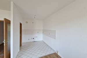 Großer Balkon - Wohnzimmer mit offener Küche - moderne Wohnung sucht Mieter – Bernhard-Kellermann-Str. 27, 39120 Leipziger Straße, Magdeburg – Vorschaubild 4