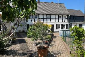 SANKT AUGUSTIN, tolles saniertes Fachwerkhaus mit 3-4 Zimmer, ca. 80 m² Wfl. und ca. 360 m² Süd-GrSt – Die vollständige Adresse der Immobilie erhältst du vom Anbieter., 53757 Sankt Augustin – Vorschaubild 3