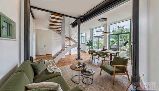 Bild von Lichtdurchflutetes Loft-Haus mit 4,50 Meter hohen Decken, Gusseisensäulen, Garten und Sauna