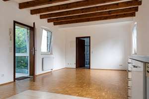Rheinnahes Mehrparteienhaus mit Entwicklungspotenzial und freier Gewerbeeinheit – Die vollständige Adresse der Immobilie erhältst du vom Anbieter., 50999 Weiß, Köln – Vorschaubild 7