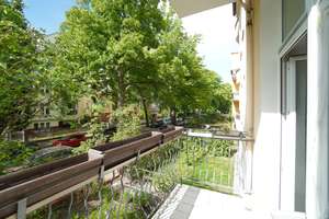 Schöne Wohnung in attraktiver Stadtvilla * Stuck * EBK* Balkon – Manteuffelstraße 8, 12203 Lichterfelde, Berlin – Vorschaubild 4