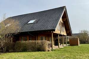 Exklusives Holz-Einfamilienhaus mit großzügiger Terrasse, traumhaftem Garten und Pool in bester Lage – Die vollständige Adresse der Immobilie erhältst du vom Anbieter., 25541 Brunsbüttel – Vorschaubild 2