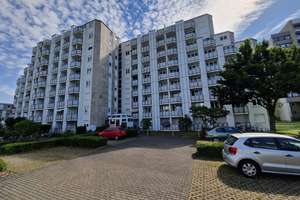 Helle 4-Zimmer-Wohnung mit vier Balkonen, 2 Stellplätzen und zwei Bädern in Köln-Junkersdorf – Die vollständige Adresse der Immobilie erhältst du vom Anbieter., 50858 Junkersdorf, Köln – Vorschaubild 4