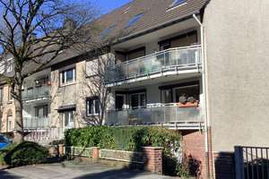 gepflegtes Mehrfamilienhaus mit 8 Wohneinheiten und 7 Garagen, vollvermietet in Sackgasse – Die vollständige Adresse der Immobilie erhältst du vom Anbieter., 42289 Heckinghausen, Wuppertal – Vorschaubild 1
