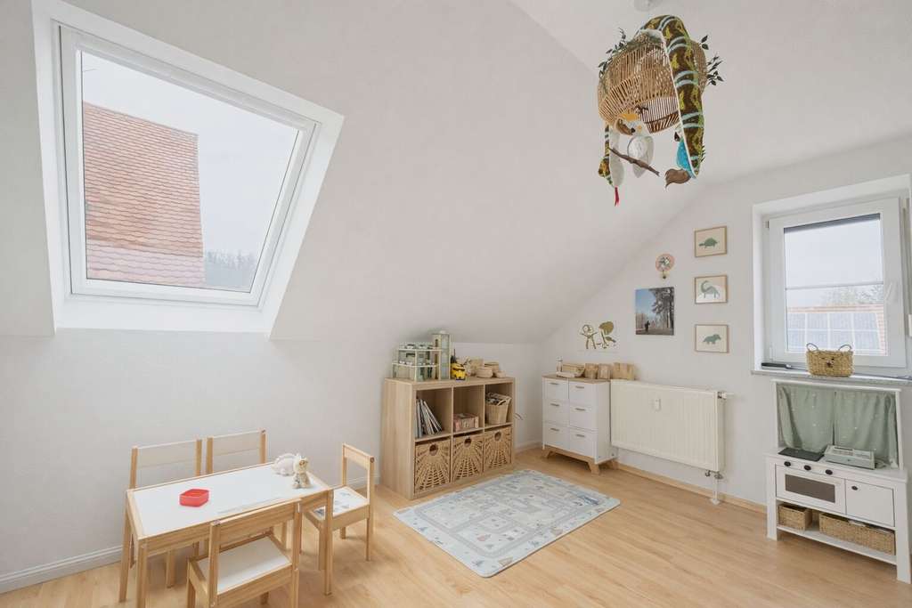 Immobilie in Dinkelscherben - Kapitalanlage mit Mehrwert! 
2-Zimmer-Maisonette + ausgebauter Dachspitz, Garage & Garten-Mitnutzun - Bild 2