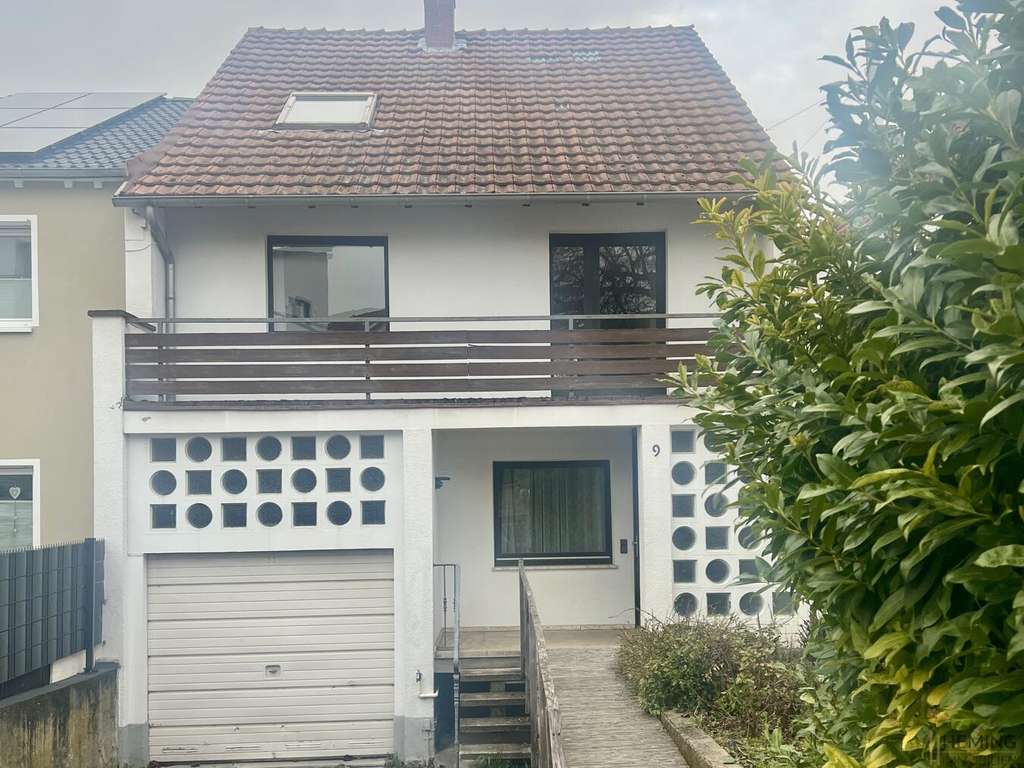 Immobilie in Wörrstadt - HEMING-IMMOBILIEN -  Stadtnah & Charmant: Wohnen mit viel Platz im Grünen - Bild 0