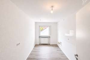 MODERNISIERT & BEZUGSFREI 🌞🌳 Wohnen mit Weitblick ins Grüne und eigenem Stellplatz in Wiesbaden! – Die vollständige Adresse der Immobilie erhältst du vom Anbieter., 65207 Medenbach, Wiesbaden – Vorschaubild 4