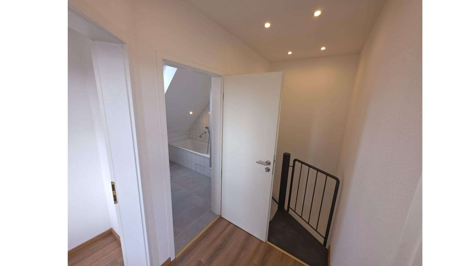 Immobilie in Offenbach an der Queich - Wohngefühl 95m²: Sanierte Maisonette | EBK | 2 Stellplätze | 125kWh | 950€ Mietwert! - Bild 11