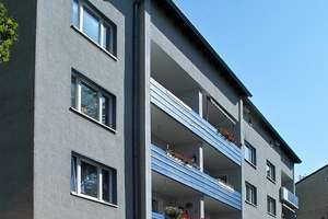 Zentral gelegen, grün wohnen – 3 Zimmer mit Loggia