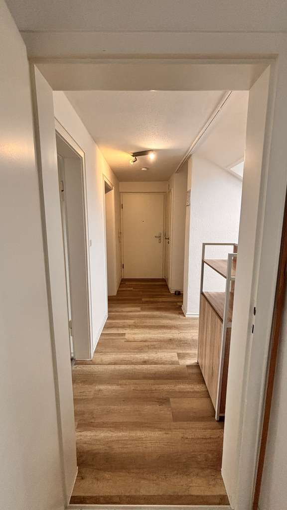 Immobilie in Fellbach - Charmante Dachgeschosswohnung mit praktischer Raumaufteilung - Bild 2